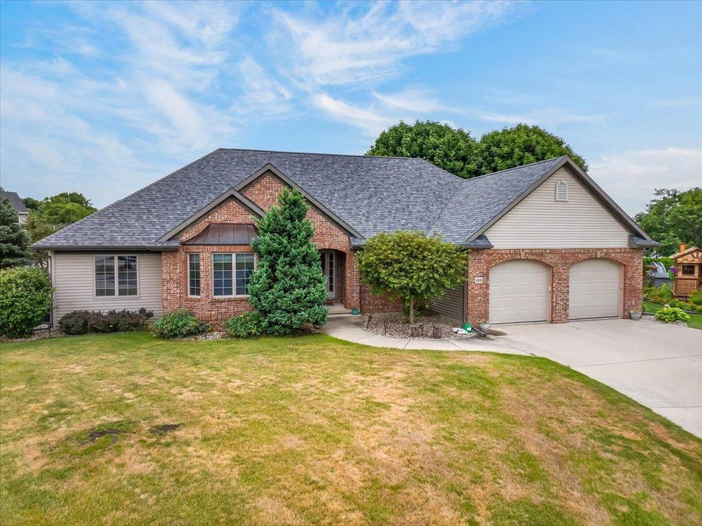 Photo of 100 Stonehaven CIRCLE, Beaver Dam, WI 53916 (MLS # 2029399)