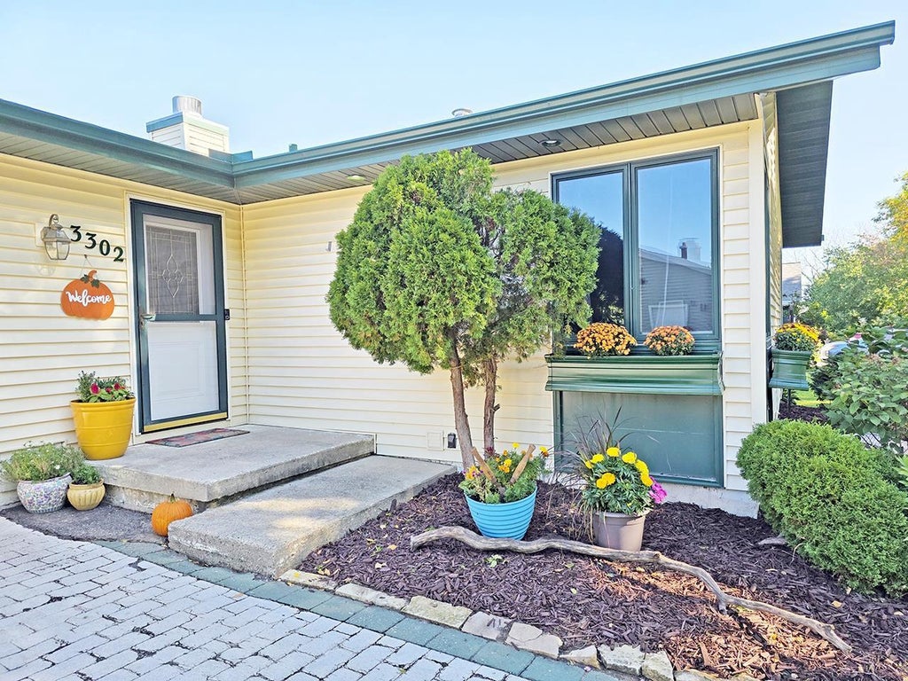 Photo of 3302 Portage ROAD, Madison, WI 53704 (MLS # 2033411)