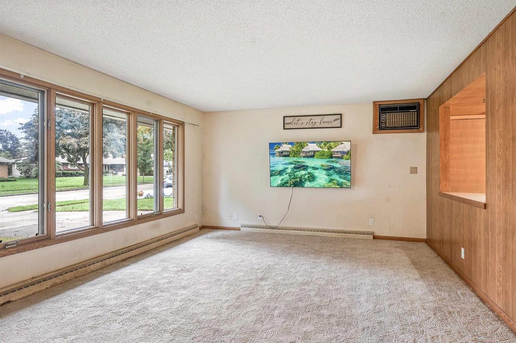 Photo of 1530 W 7th AVENUE, Oshkosh, WI 54902 (MLS # 50333699)