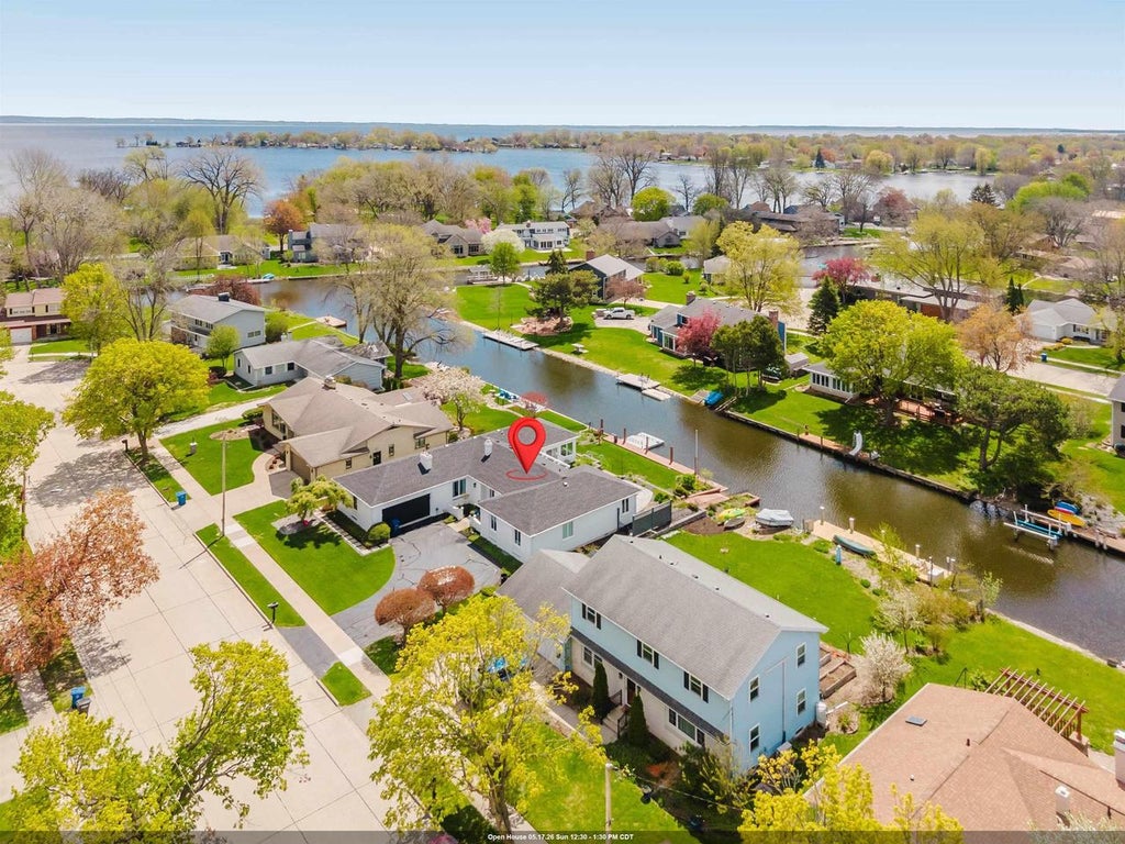 Photo of 933 Starboard COURT, Oshkosh, WI 54901 (MLS # 50321634)