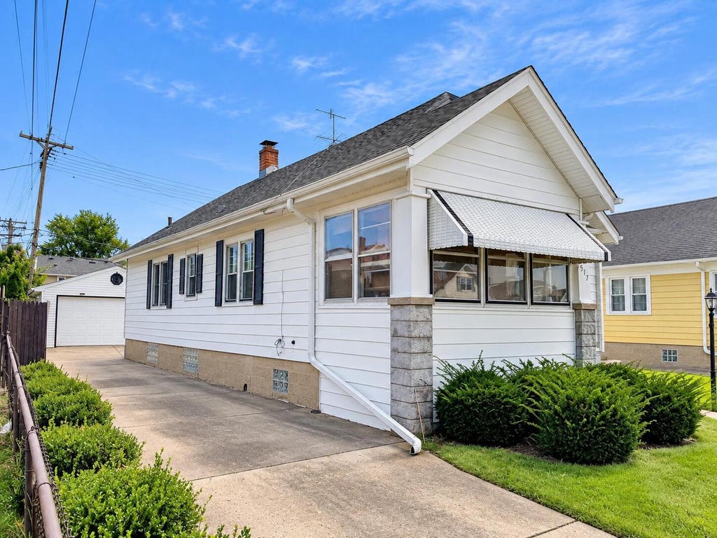 Photo of 7517 27th AVENUE, Kenosha, WI 53143 (MLS # 1980619)