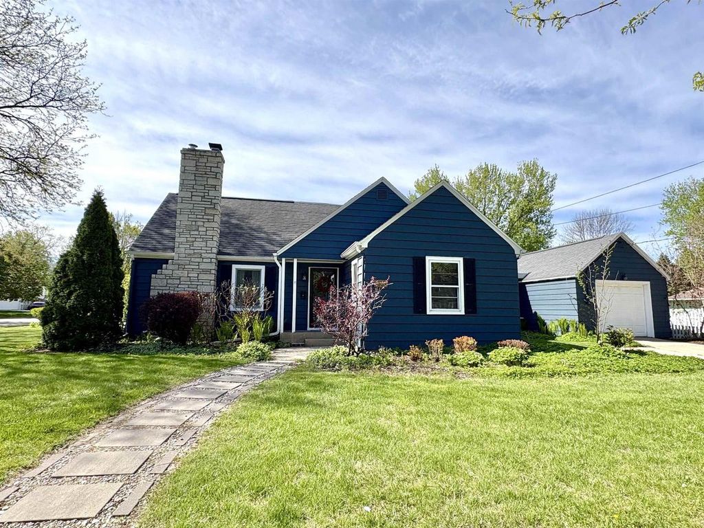 Photo of 7203 Franklin AVENUE, Middleton, WI 53562 (MLS # 2022802)
