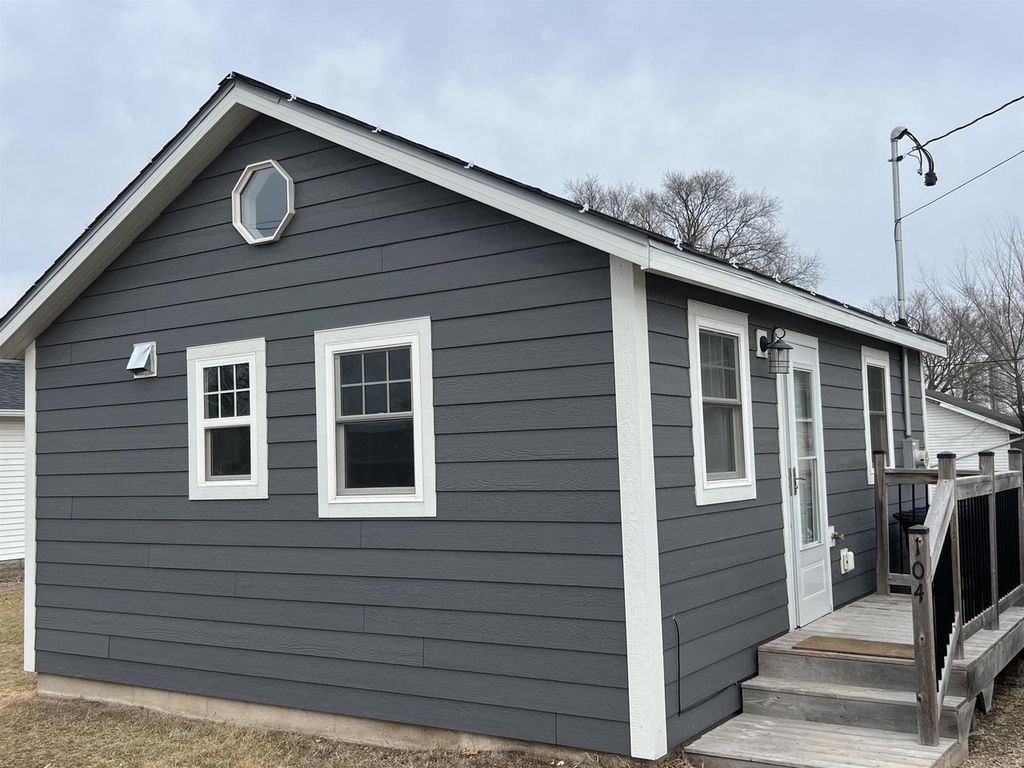 Photo of 104 Lake STREET, Weyauwega, WI 54983 (MLS # 50321268)