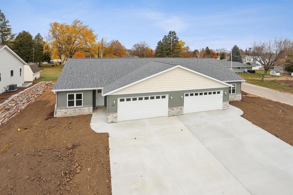 Photo of 122 Evergreen LANE, Chilton, WI 53014 (MLS # 50318056)