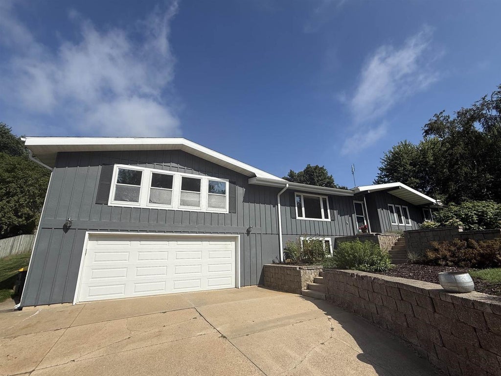 Photo of 1717 Lakeview DRIVE, Tomah, WI 54660 (MLS # 2031885)