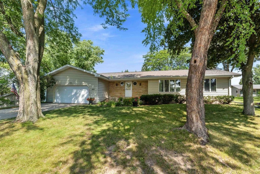 Photo of 425 College COURT, Beaver Dam, WI 53916 (MLS # 50331969)