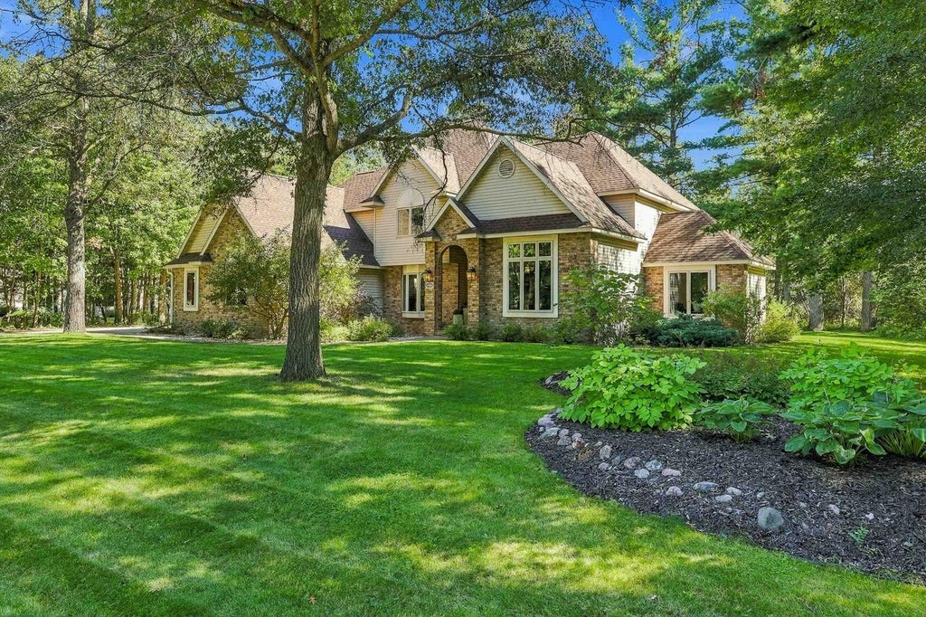 Photo of 2400 Shadowview CIRCLE, Plover, WI 54467 (MLS # 22604794)