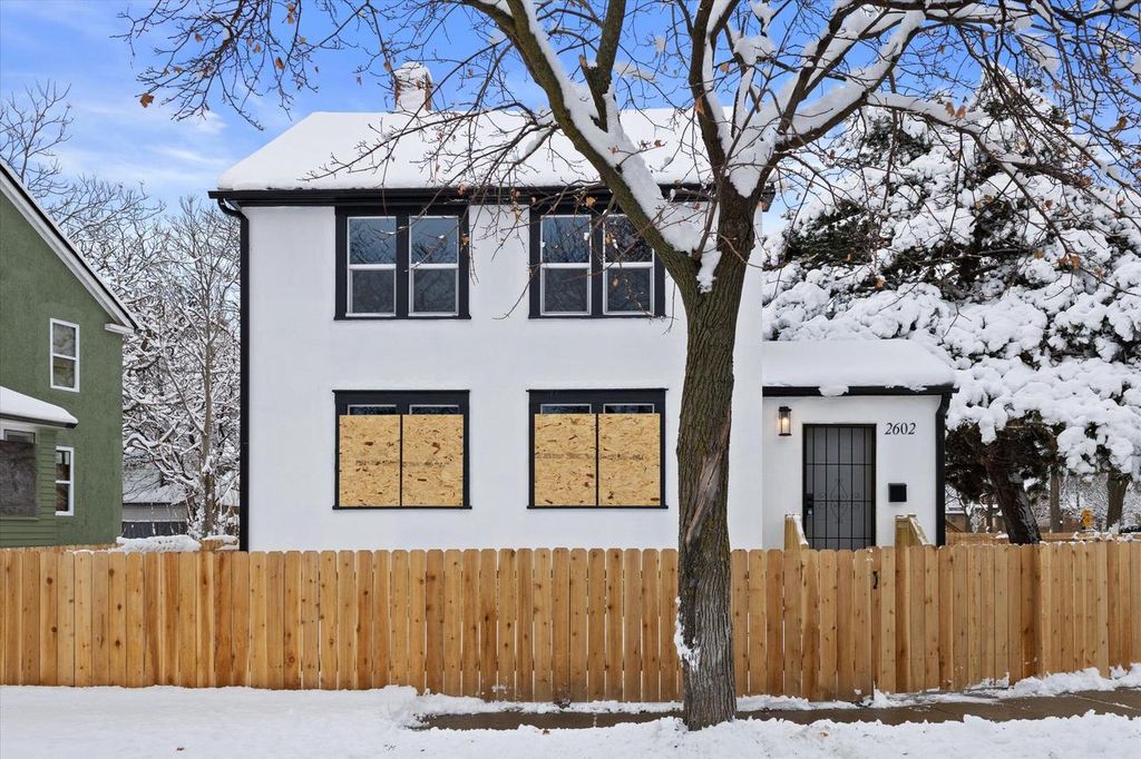 Photo of 2602 W Port Sunlight Way AVENUE, Milwaukee, WI 53209 (MLS # 1944551)