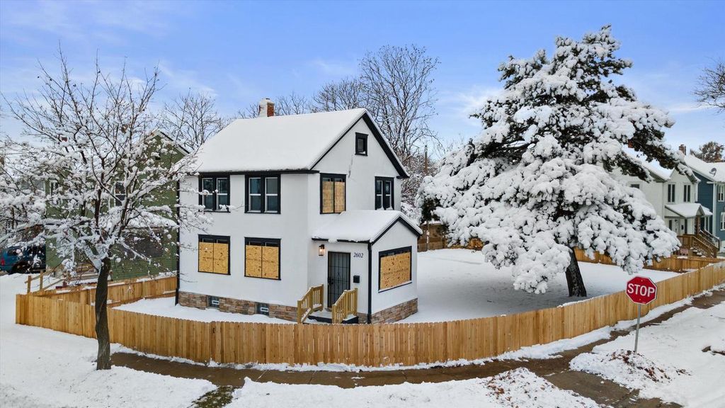 Photo of 2602 W Port Sunlight Way AVENUE, Milwaukee, WI 53209 (MLS # 1944551)