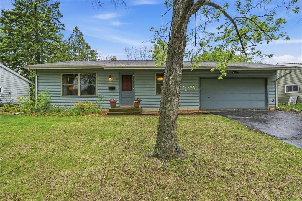 Photo of 2402 Westbrook LANE, Madison, WI 53711 (MLS # 2021415)