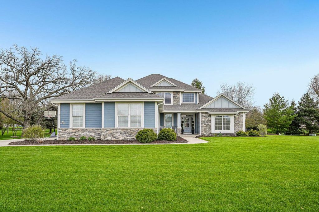 Photo of N73W24608 Peterson ROAD, Sussex, WI 53089 (MLS # 1960505)