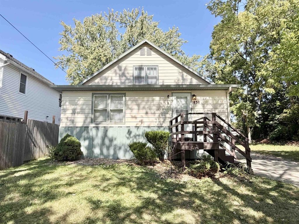 Photo of 1838 Spohn AVENUE, Madison, WI 53704 (MLS # 2011778)