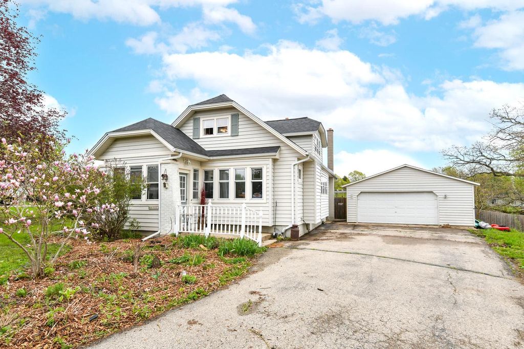 Photo of N6612 Juniper ROAD, Elkhorn, WI 53121 (MLS # 1960516)