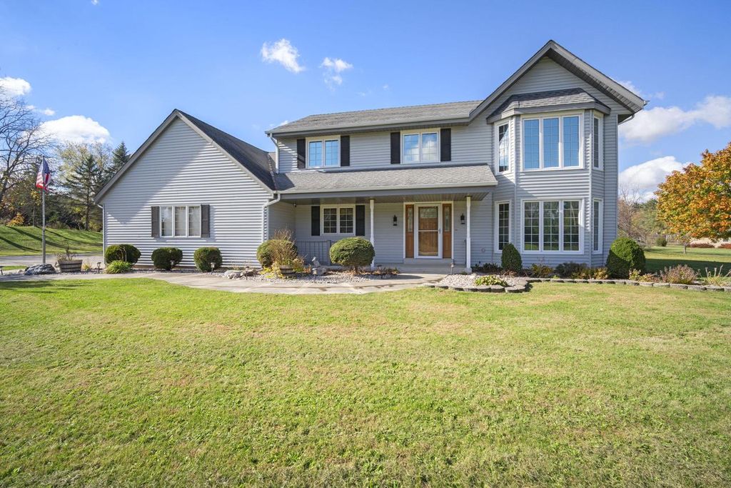 Photo of W225S6835 Guthrie ROAD, Big Bend, WI 53103 (MLS # 1941318)