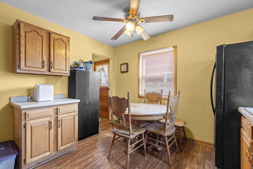 Photo of 2809 E Armour AVENUE, Milwaukee, WI 53235 (MLS # 1958118)