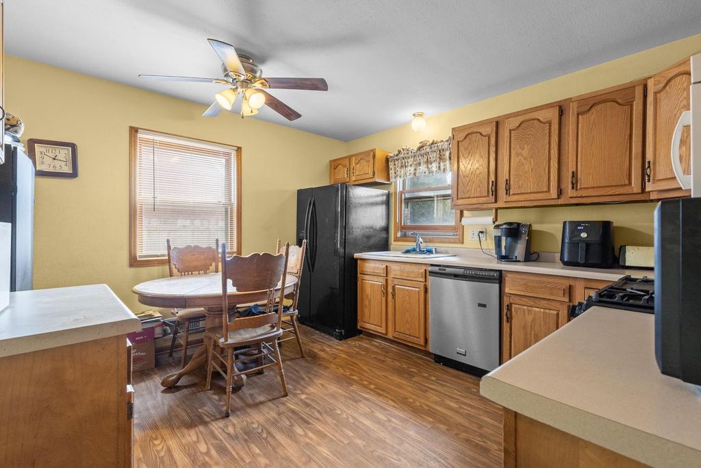 Photo of 2809 E Armour AVENUE, Milwaukee, WI 53235 (MLS # 1958118)