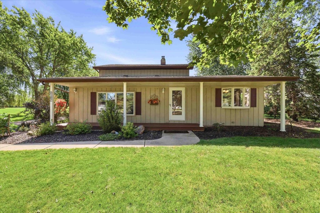 Photo of W3187 Creek View LANE, Appleton, WI 54915 (MLS # 50332498)