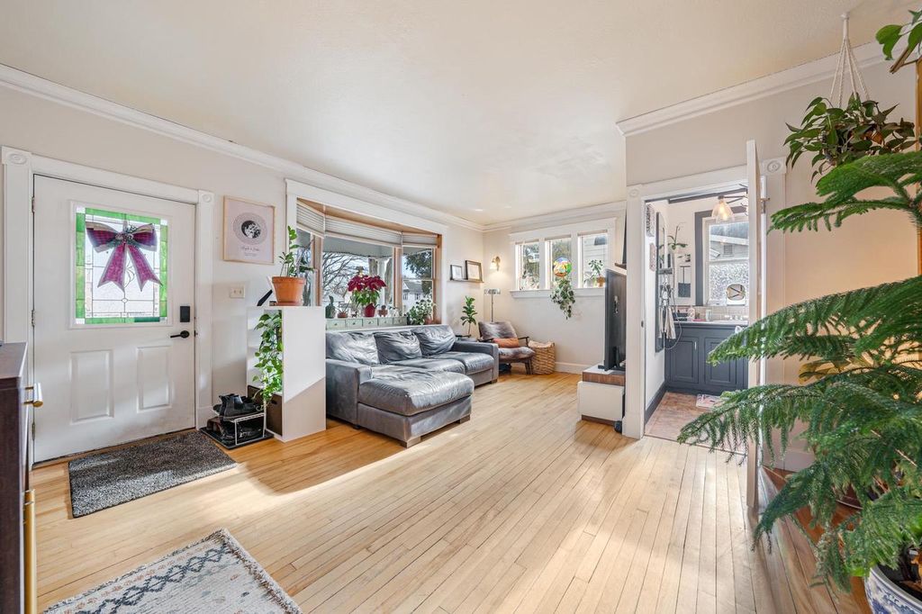 Photo of 517 S Locust STREET, Appleton, WI 54914 (MLS # 50320037)