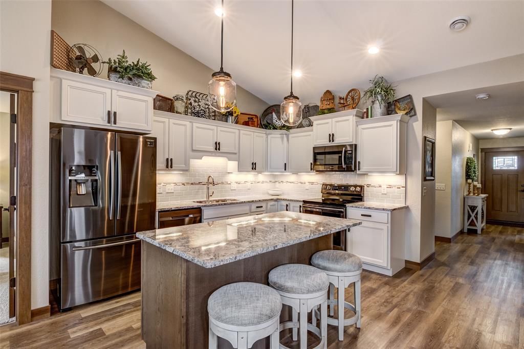 Photo of 5609 Green Park DRIVE, Eau Claire, WI 54703 (MLS # 1599523)