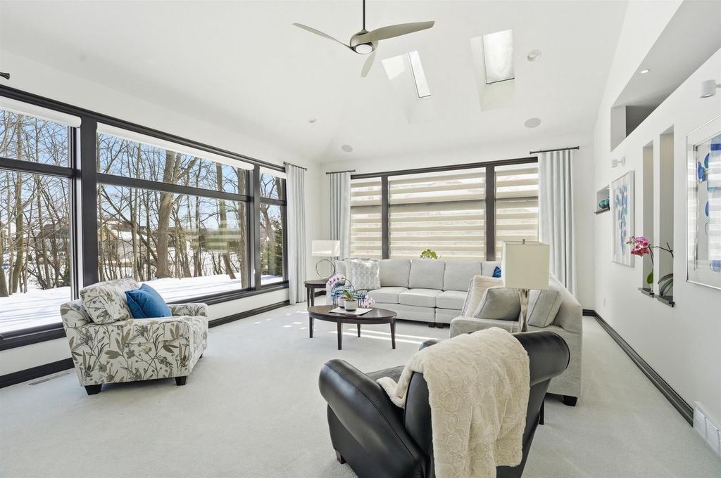 Photo of 945 Woodcrest Heights DRIVE, Menasha, WI 54952 (MLS # 50322476)