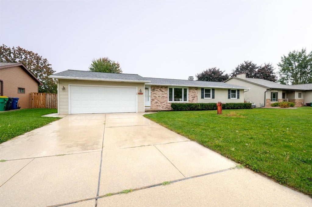 Photo of 553 Delwiche ROAD, Green Bay, WI 54302 (MLS # 50333721)