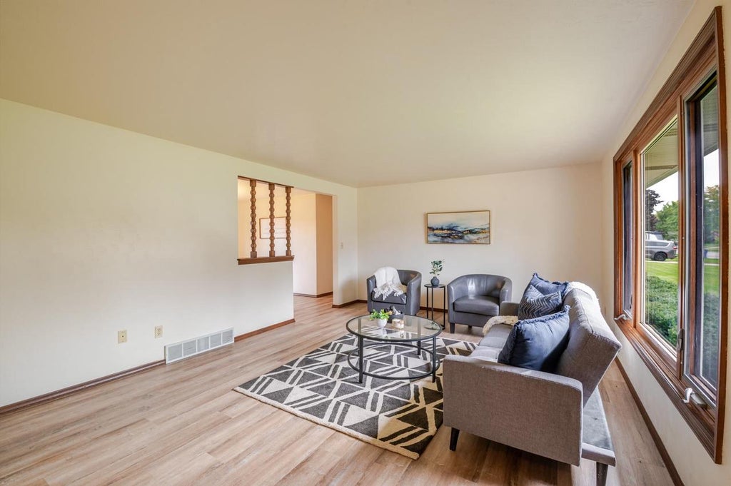 Photo of 553 Delwiche ROAD, Green Bay, WI 54302 (MLS # 50333721)