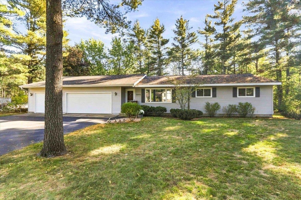 Photo of 2540 Abby LANE, Wisconsin Rapids, WI 54494 (MLS # 22605037)
