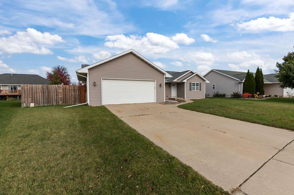 Photo of 2170 Ryan ROAD, De Pere, WI 54115 (MLS # 50317254)