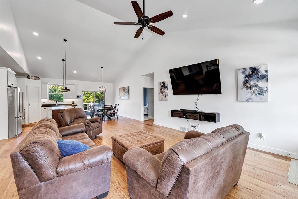 Photo of 318 S Webster AVENUE, De Pere, WI 54115 (MLS # 50315350)