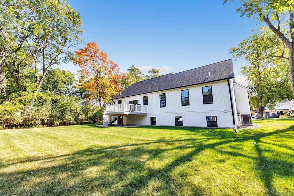 Photo of 318 S Webster AVENUE, De Pere, WI 54115 (MLS # 50315350)