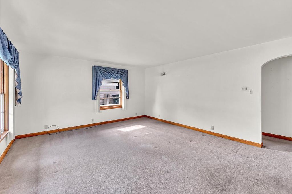 Photo of 1040 Lincoln DRIVE WEST DRIVE W, West Bend, WI 53095 (MLS # 1939252)