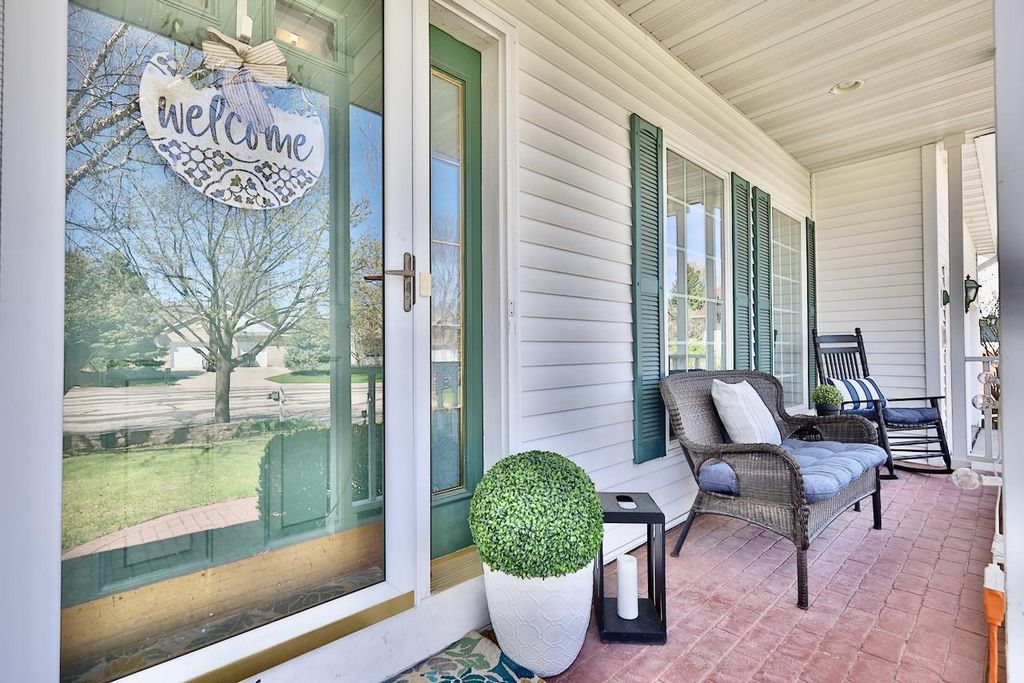 Photo of 962 Kimberton COURT, Sun Prairie, WI 53590 (MLS # 2021264)