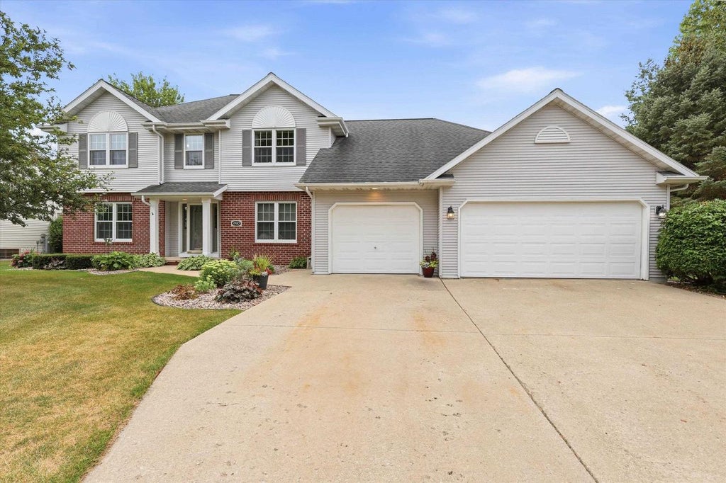 Photo of 1990 Tyler LANE, De Pere, WI 54115 (MLS # 50331049)