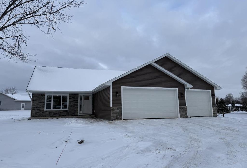 Photo of 709 Robin STREET, New London, WI 54961 (MLS # 50320734)