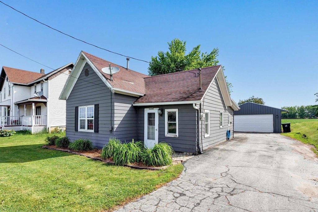 Photo of W1570 County Road C, Pulaski, WI 54162 (MLS # 50327354)