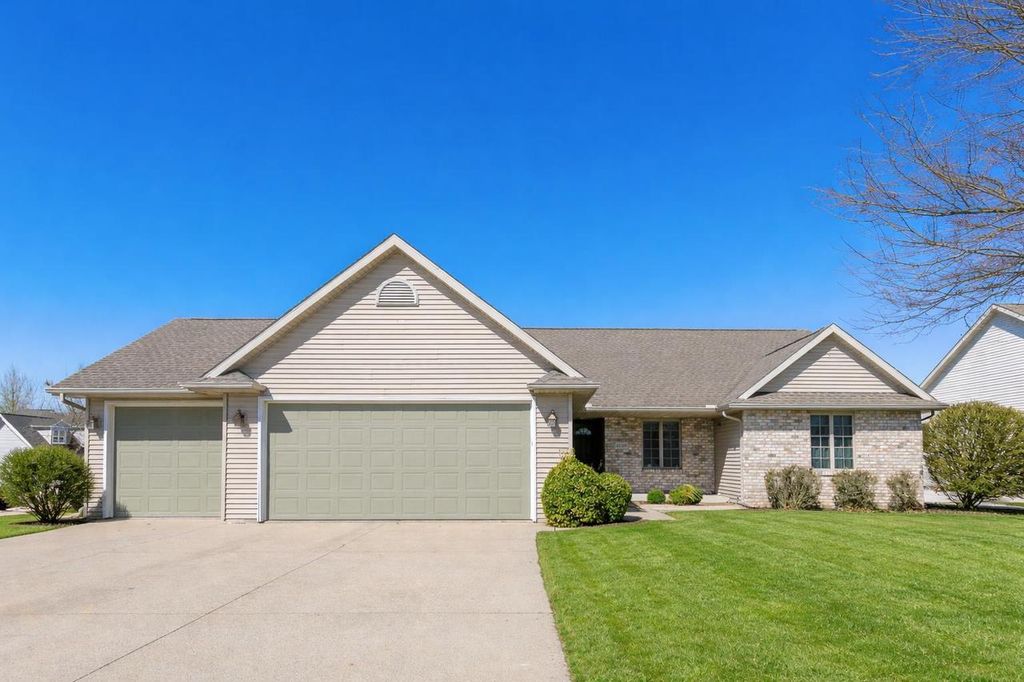 Photo of 2190 Hidden Creek ROAD, Neenah, WI 54956 (MLS # 50322764)