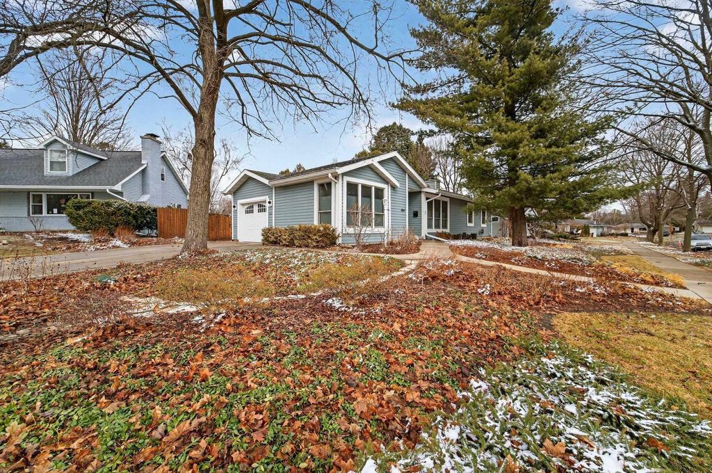 Photo of 4814 Marathon DRIVE, Madison, WI 53705 (MLS # 2017246)