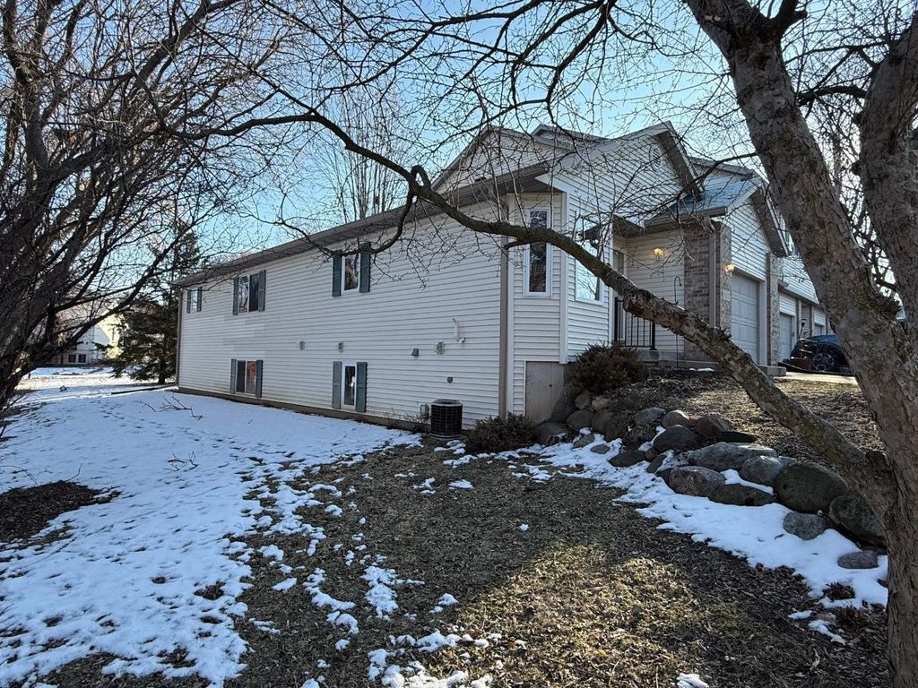 Photo of 1025 Melvin COURT, Madison, WI 53704 (MLS # 2016551)