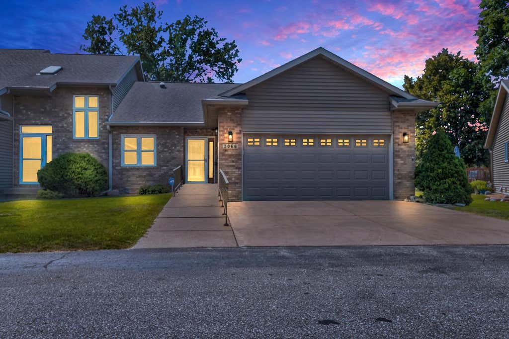 Photo of 3066 Linden DRIVE, La Crosse, WI 54601 (MLS # 1977127)