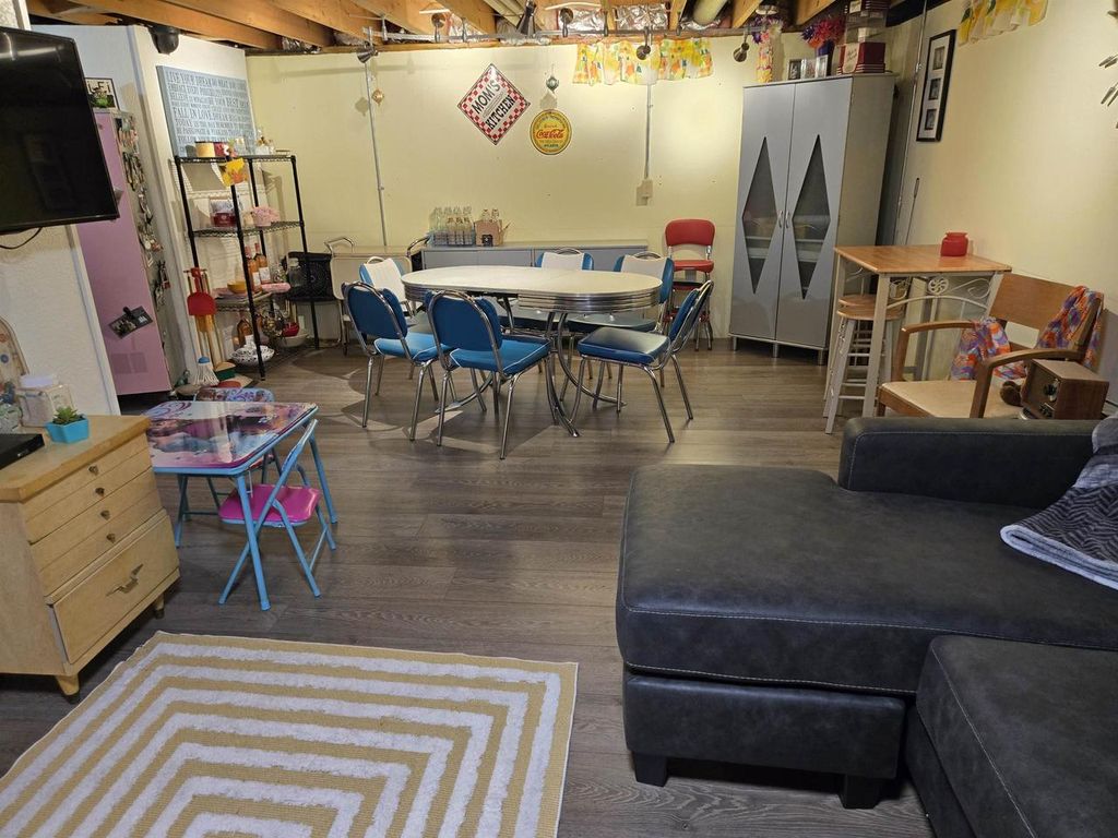 Photo of 807 E Linden AVENUE, Manitowoc, WI 54220 (MLS # 50318175)