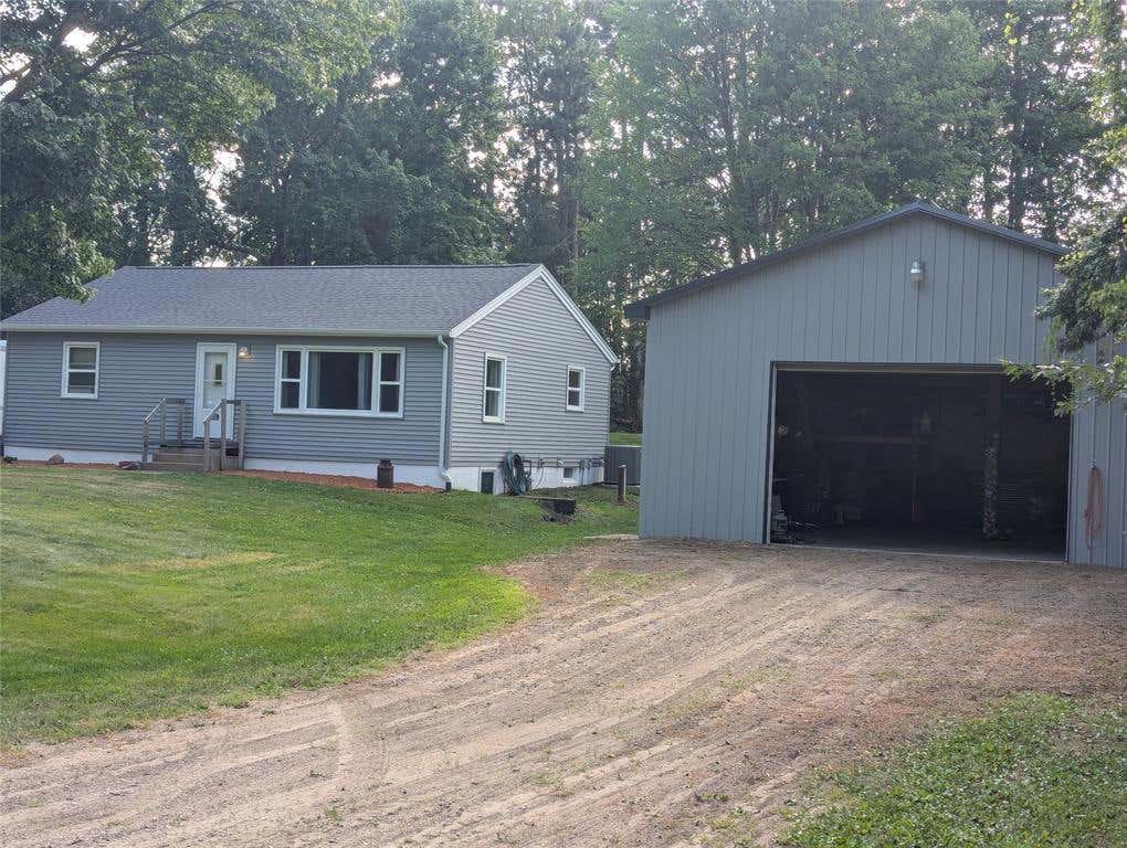 Photo of 1706 Peterson AVENUE, Eau Claire, WI 54703 (MLS # 1603939)