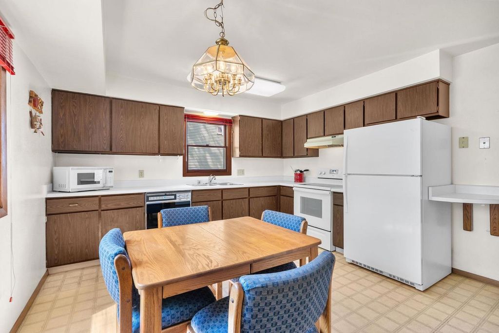 Photo of 560 Thomas STREET, Fond Du Lac, WI 54935 (MLS # 50325393)