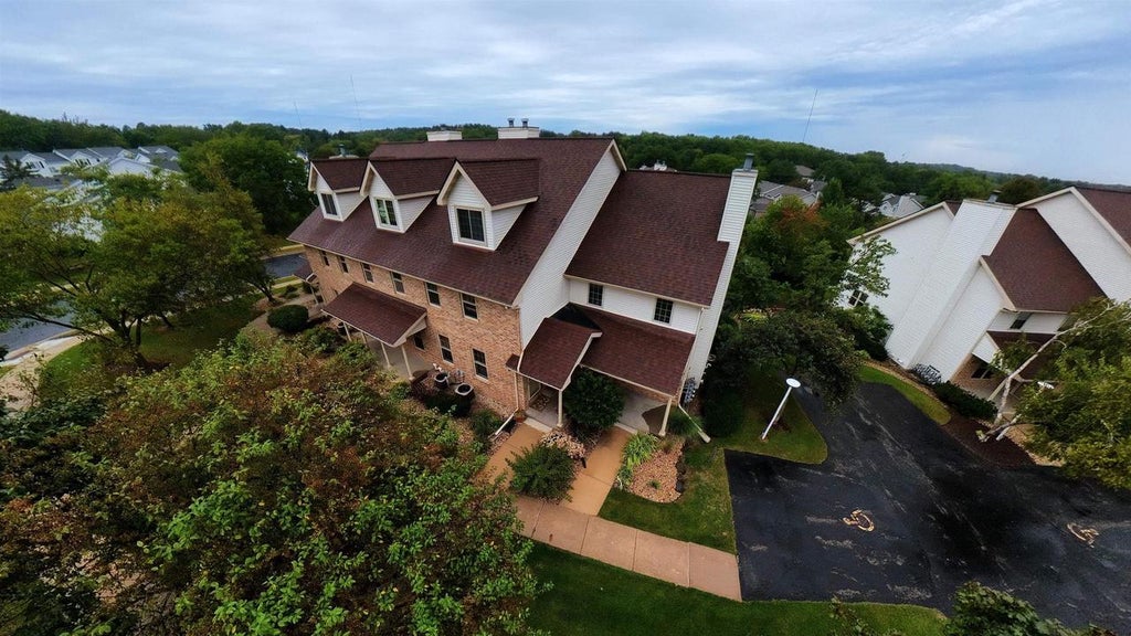 Photo of 6916 Tottenham ROAD, Madison, WI 53711 (MLS # 2032428)