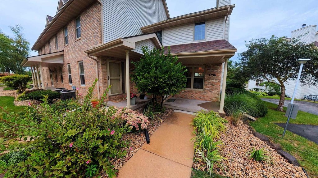 Photo of 6916 Tottenham ROAD, Madison, WI 53711 (MLS # 2032428)