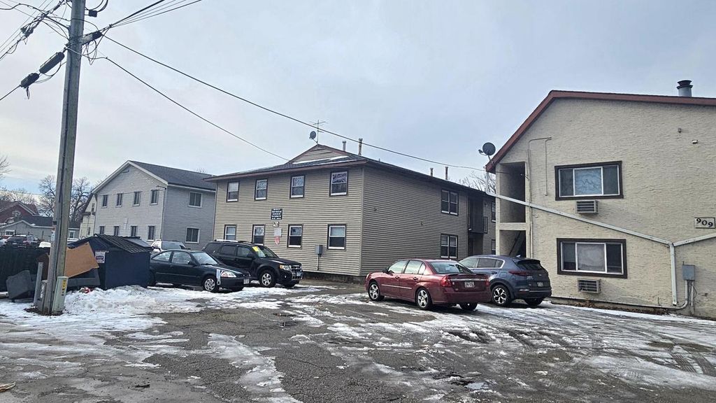 Photo of 913 S 7th STREET, La Crosse, WI 54601 (MLS # 1946970)