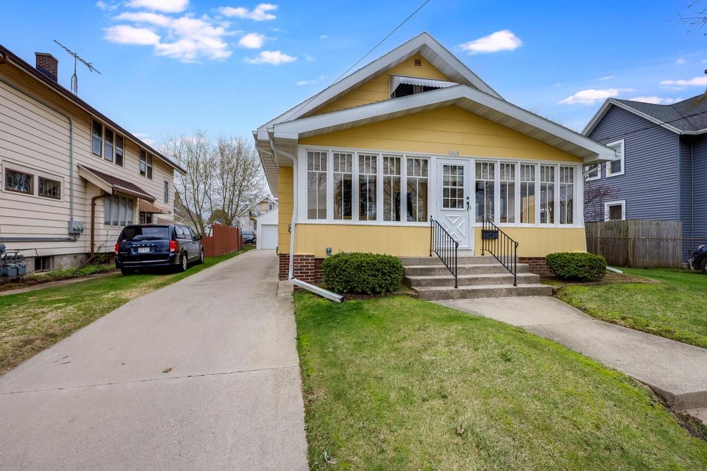 Photo of 1019 S 25th STREET, Manitowoc, WI 54220 (MLS # 1960056)