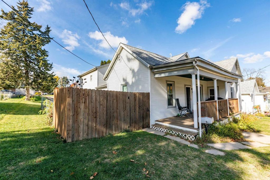 Photo of 510 S Iowa STREET, Dodgeville, WI 53533 (MLS # 2015432)