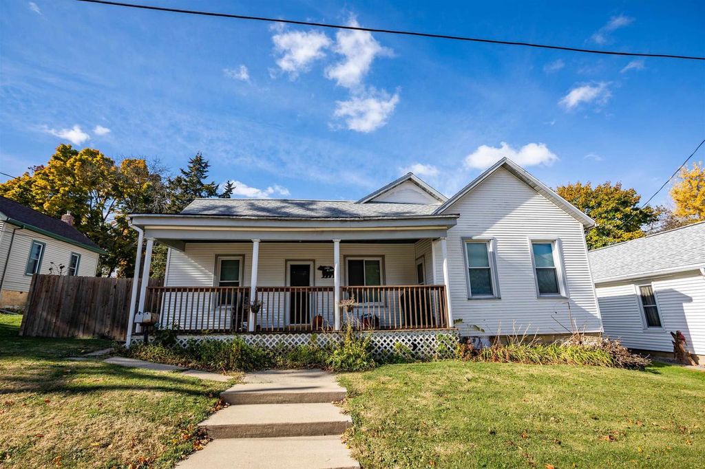 Photo of 510 S Iowa STREET, Dodgeville, WI 53533 (MLS # 2015432)