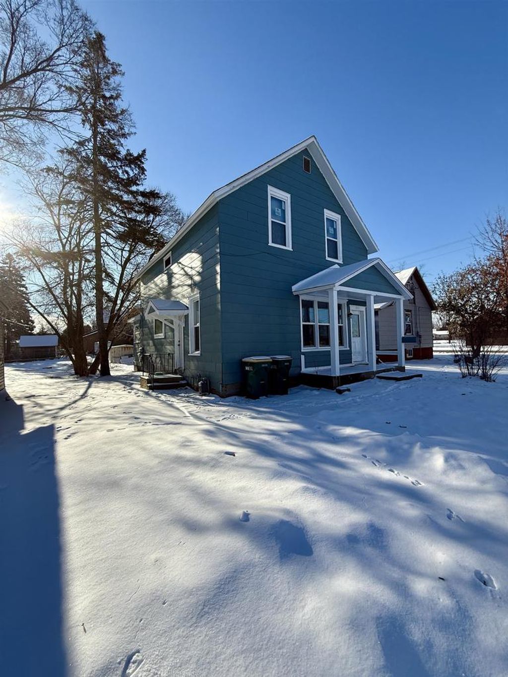 Photo of 104 Lake STREET, Marinette, WI 54143 (MLS # 50319250)