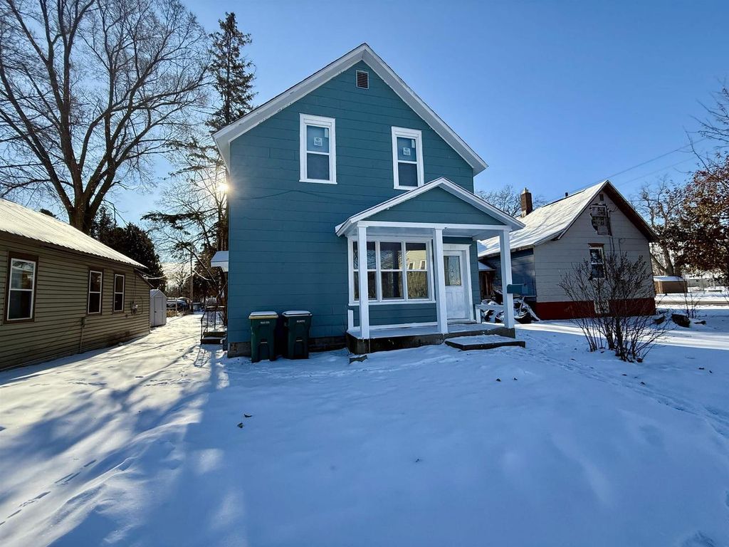 Photo of 104 Lake STREET, Marinette, WI 54143 (MLS # 50319250)